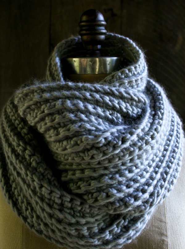 Free Crochet Scarf Patterns featured by top US sewing blog, Flamingo Toes