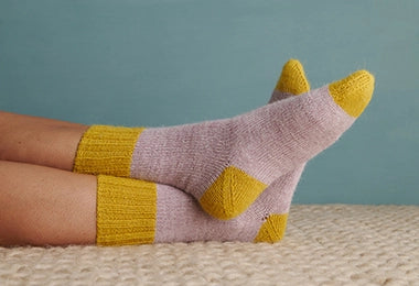 Easy Heel Colorblock Socks in Quartz