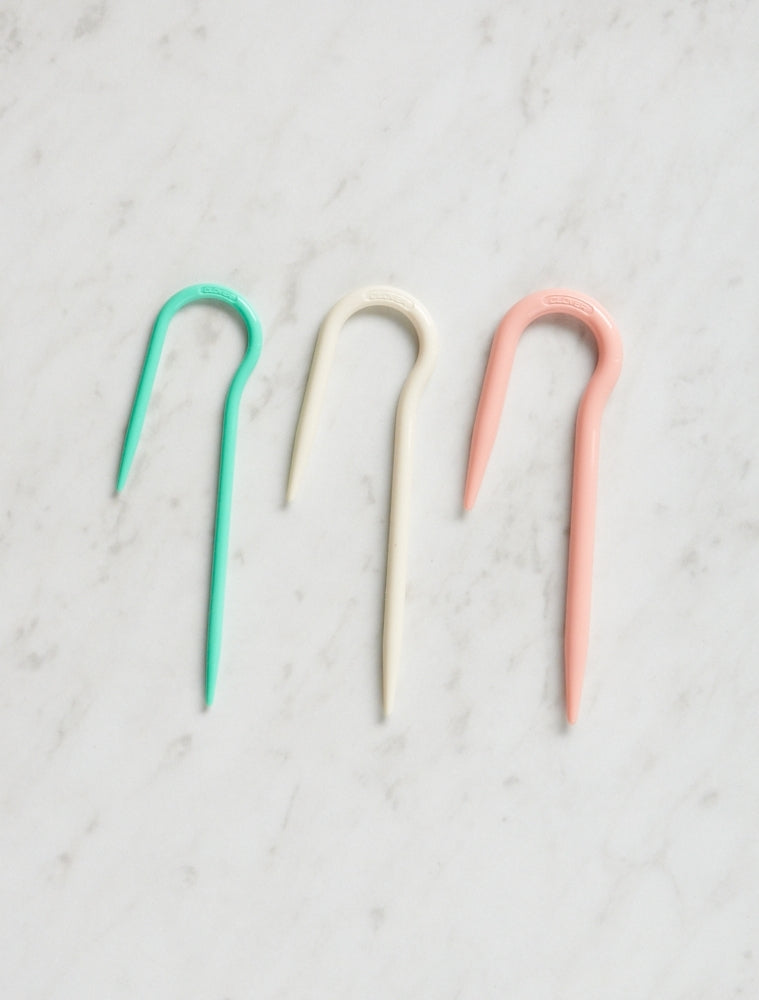 U-Shaped Cable Stitch Holder