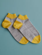 Easy Heel Colorblock Socks in Fine Print