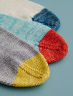 Easy Heel Colorblock Socks in Fine Print