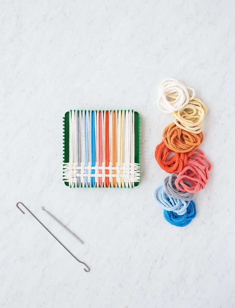 Traditional Loom Kit, with 7-inch Multicolor Loops (no White)