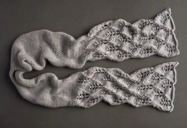 Lovely Leaf Lace Scarf in Lanecardate Feltro