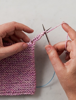 Complete Guide to Knitting for Beginners (from casting on your first  stitches to finishing your first project)