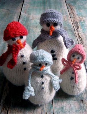 SnoBuddy Family from Knitting at KNoon | Purl Soho