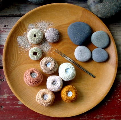 Margaret Oomen’s Little Urchin Crochet Covered Sea Stones | Purl Soho