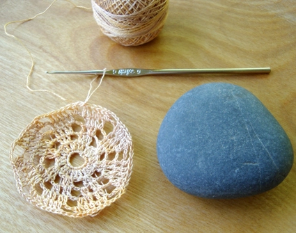 Margaret Oomen’s Little Urchin Crochet Covered Sea Stones | Purl Soho