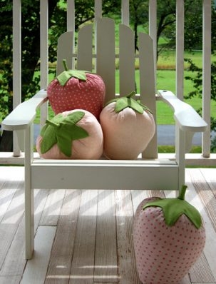 Strawberry Pillows | Purl Soho