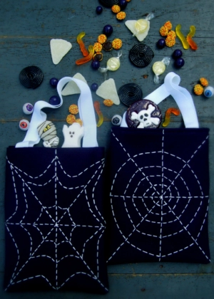 Glow in the Dark Spider Web Treat Bag | Purl Soho