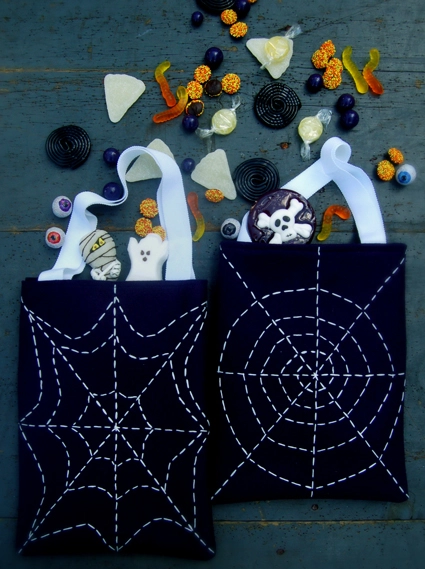 Glow in the Dark Spider Web Treat Bag | Purl Soho