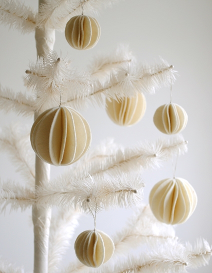 Felt Snow Ball Ornaments | Purl Soho