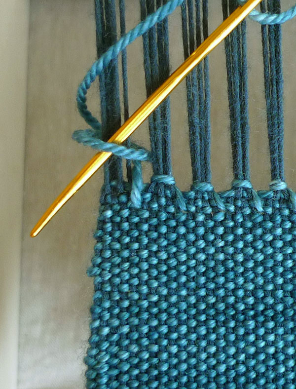 Knitting loom scarf finish