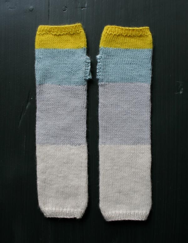 Line Weight Colorblock Hand Warmers - Purl Soho | Beautiful Yarn