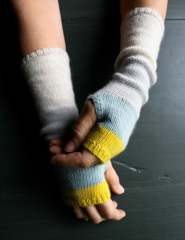 Line Weight Colorblock Hand Warmers | Purl Soho