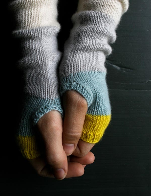 Line Weight Colorblock Hand Warmers | Purl Soho