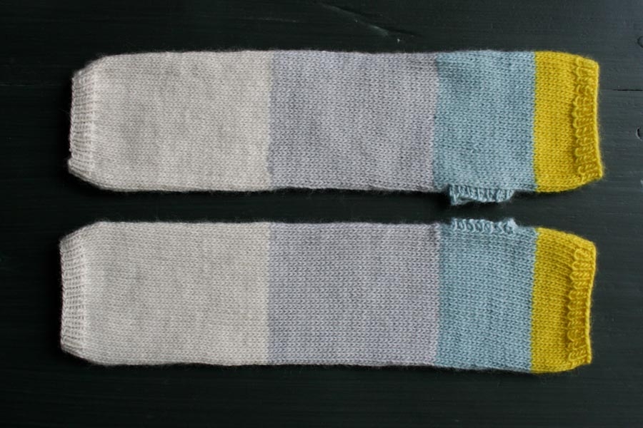 Line Weight Colorblock Hand Warmers | Purl Soho