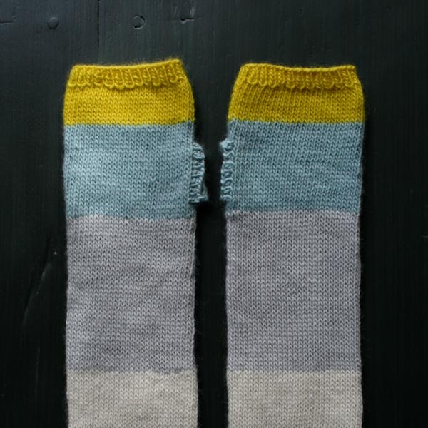 Line Weight Colorblock Hand Warmers | Purl Soho