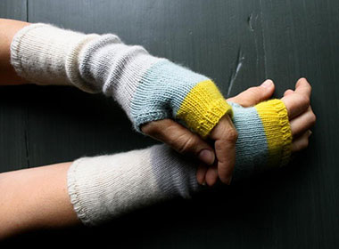 Line Weight Colorblock Hand Warmers