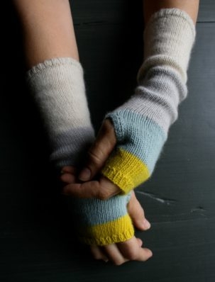 Line Weight Colorblock Hand Warmers | Purl Soho