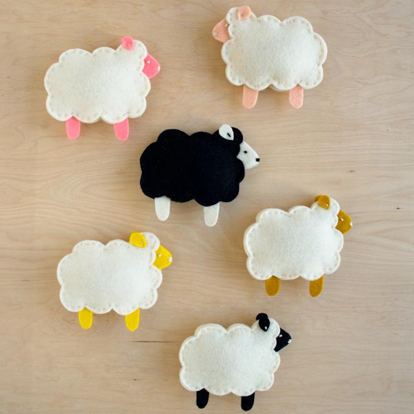 Purl Soho’s Little Lamb Finger Puppets | Purl Soho