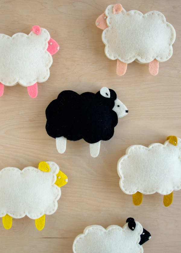 Purl Soho’s Little Lamb Finger Puppets | Purl Soho