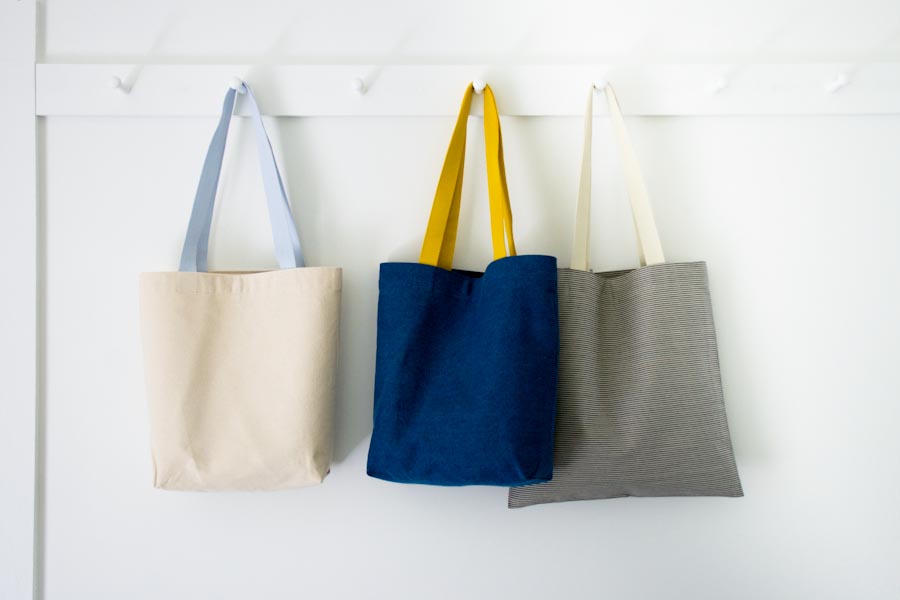 Don't throw away your shopping bags! Let's make a cute tote bag