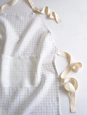 Simple Linen Apron in Linen Grid | Purl Soho