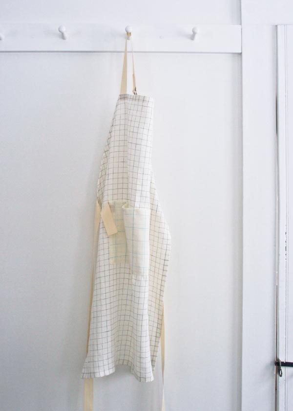 Simple Linen Apron in Linen Grid | Purl Soho