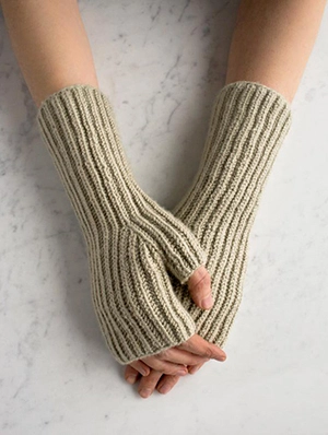 Fisherman’s Rib Hand Warmers | Purl Soho