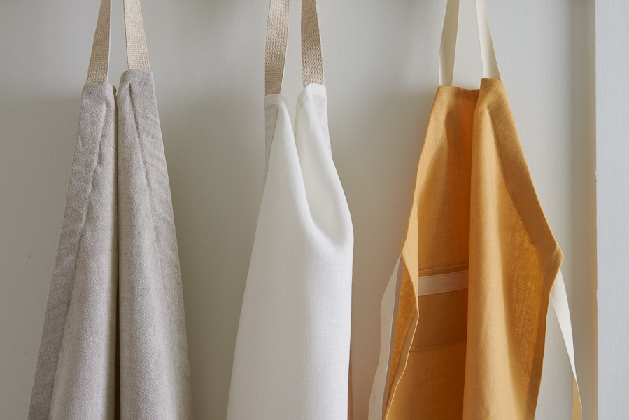 Adjustable Aprons in Daily Linen | Purl Soho