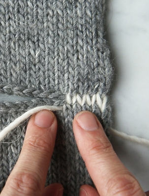 Seaming Stockinette Stitch Horizontally | Purl Soho