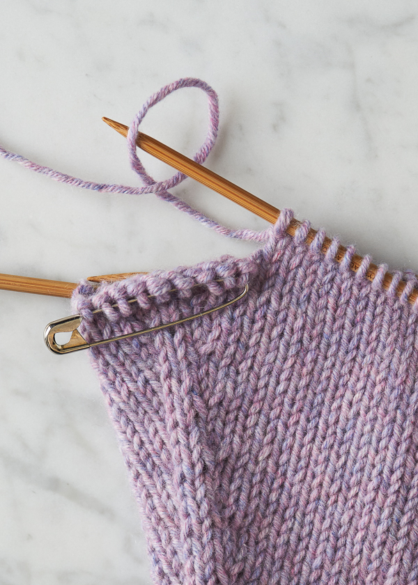 Make 1 Backwards Loop: Step-By-Step Knitting Instructions