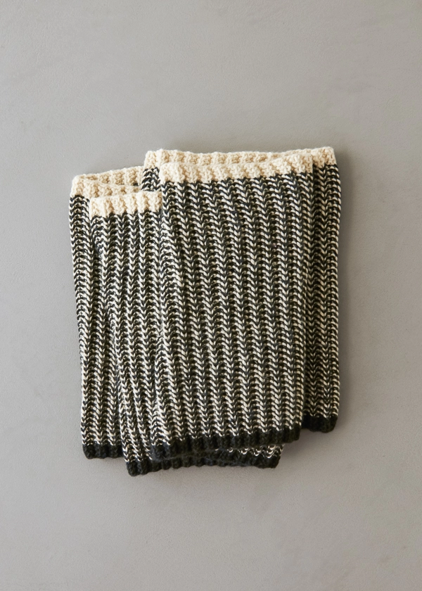 Two-Color Mistake Rib Cowl | Purl Soho