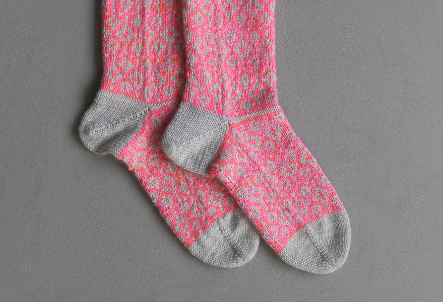 Amelia Putri For Purl Soho: Double Diamond Socks | Purl Soho