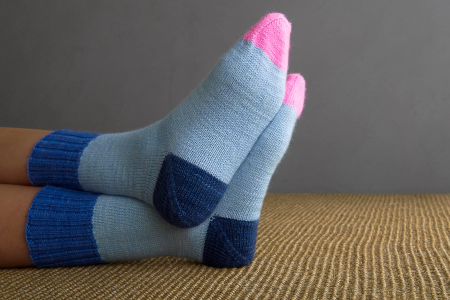 Easy Heel Colorblock Socks In New Colors | Purl Soho
