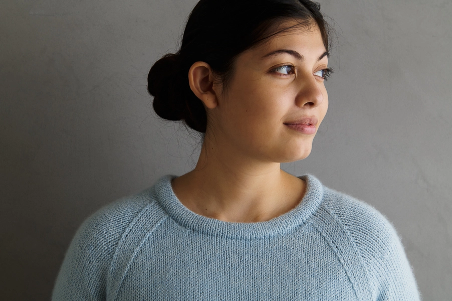Classic Hemmed Crewneck In Cashmere Merino Bloom | Purl Soho