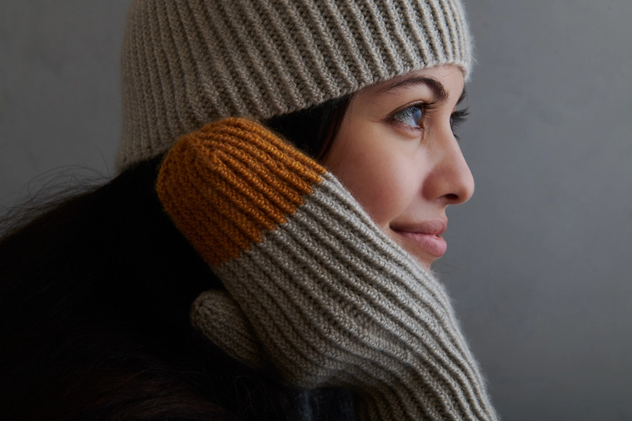 Twisted Rib Hat + Mittens In Cashmere Merino Bloom | Purl Soho