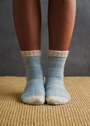 Pixel Stitch Socks In Posy | Purl Soho