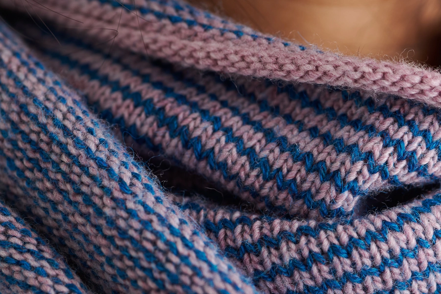 Newsprint Cowl In Line Weight + Quartz | Purl Soho