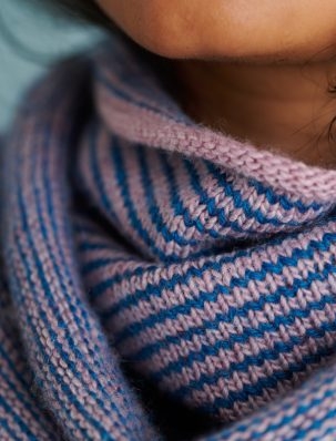 Newsprint Cowl In Line Weight + Quartz | Purl Soho