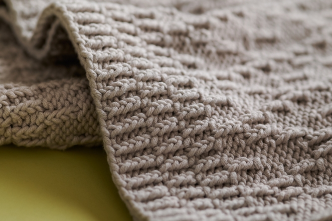 Diamond + Dot Blanket | Purl Soho