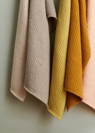 Heel Stitch Hand Towel in Serif | Purl Soho