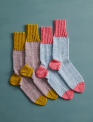 Easy Heel Colorblock Socks in Quartz | Purl Soho
