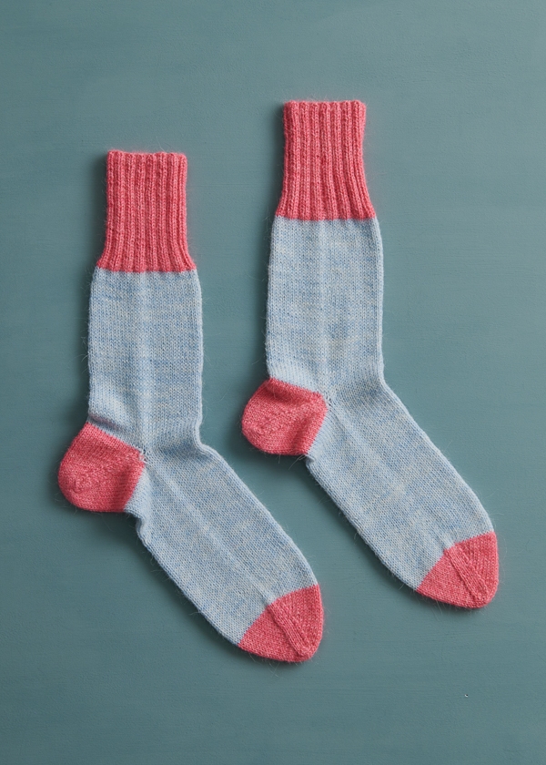 Easy Heel Colorblock Socks in Quartz | Purl Soho