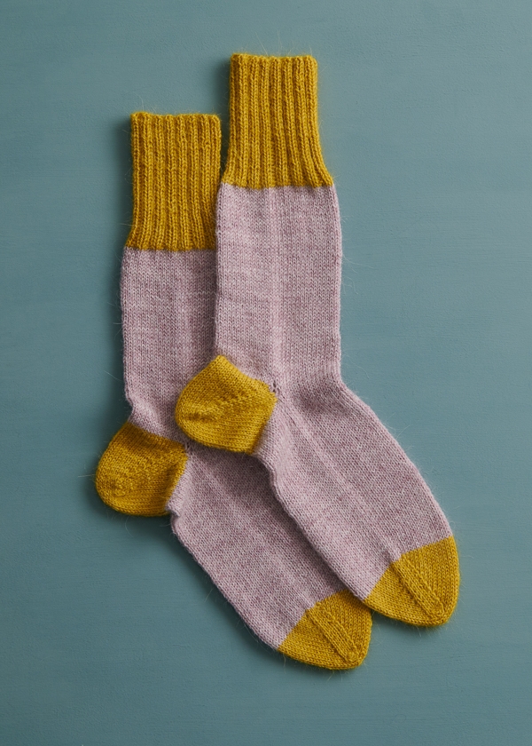 Easy Heel Colorblock Socks in Quartz | Purl Soho