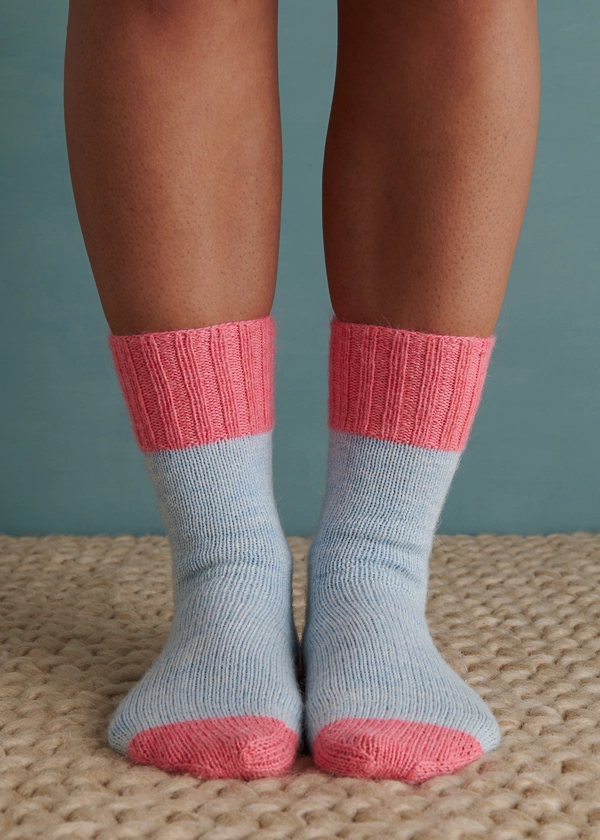 Easy Heel Colorblock Socks in Quartz | Purl Soho