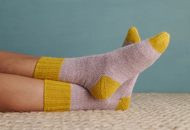 Easy Heel Colorblock Socks in Quartz
