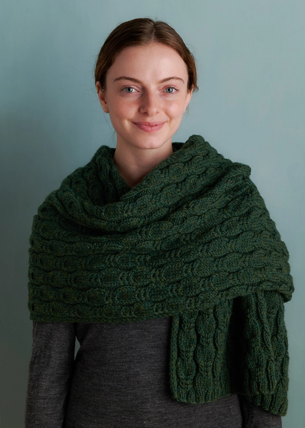 Crossing Leave Neck Warmer - Free Scarf Knitting Pattern