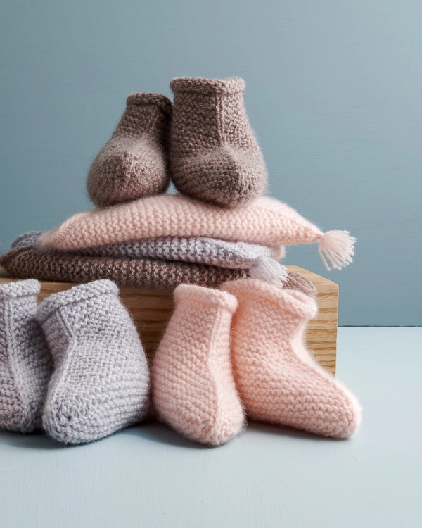 How To Knit With Double Pointed Needles (aka DPNs) | Purl Soho