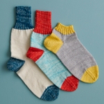 Easy Heel Colorblock Socks knitting pattern in Fine Print sock yarn
